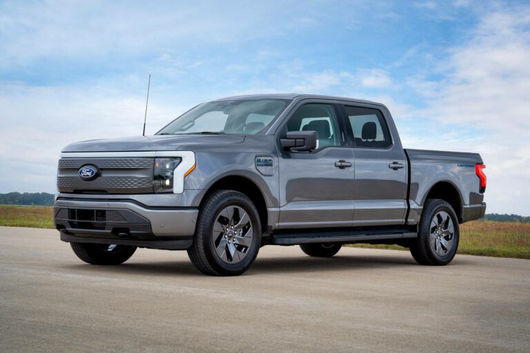 New 2025 Ford F-150 Lightning Ev